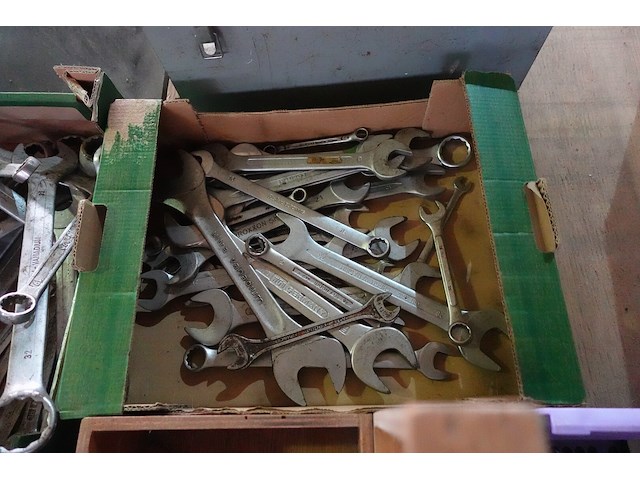 Groot lot divers materiaal - afbeelding 28 van  33