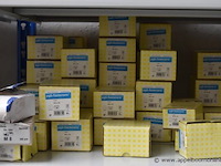 Groot lot diverse dozen diverse schroeven/pluggen - afbeelding 2 van  6