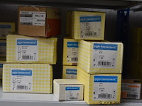 Groot lot diverse dozen diverse schroeven/pluggen - afbeelding 3 van  6