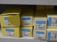 Groot lot diverse dozen diverse schroeven/pluggen - afbeelding 6 van  6