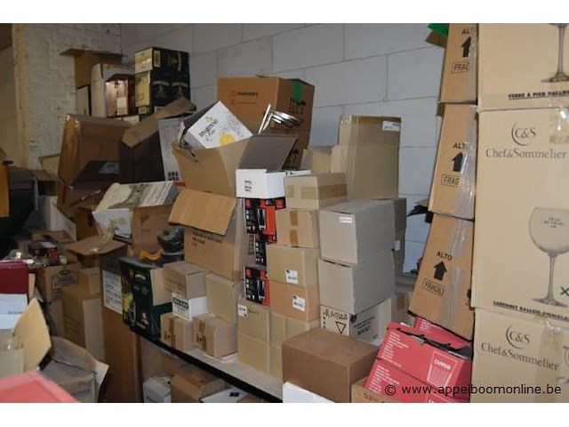 Groot lot diverse palletten inhoudend wo. glaswerk - afbeelding 3 van  5