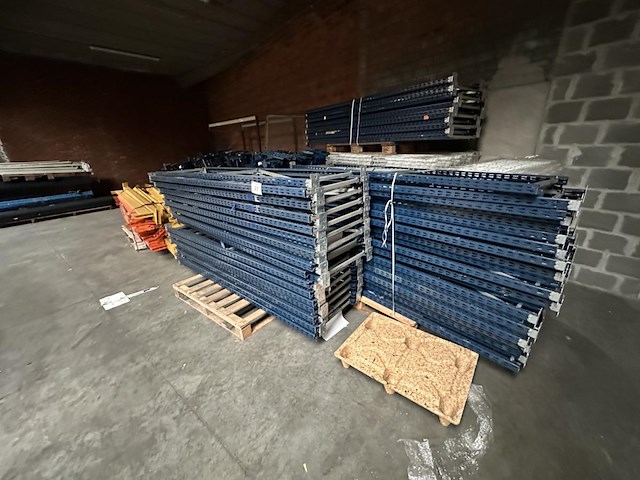 Groot lot diverse stellingen - afbeelding 1 van  9