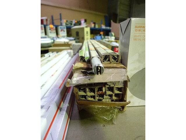 Groot lot diverse tl verlichting - afbeelding 8 van  15