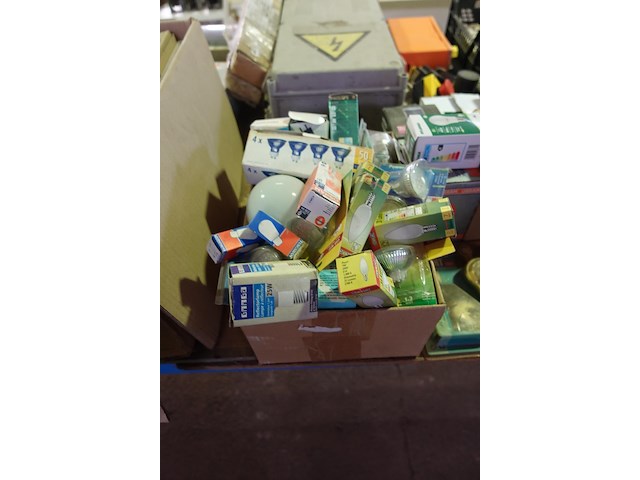 Groot lot elektriciteit - afbeelding 14 van  33