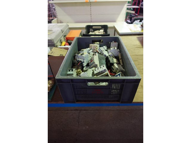 Groot lot elektriciteit - afbeelding 18 van  33