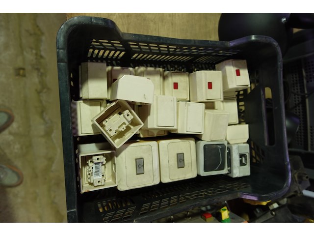 Groot lot elektriciteit - afbeelding 19 van  33