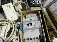 Groot lot elektriciteit - afbeelding 30 van  33