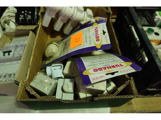 Groot lot elektriciteit - afbeelding 32 van  33