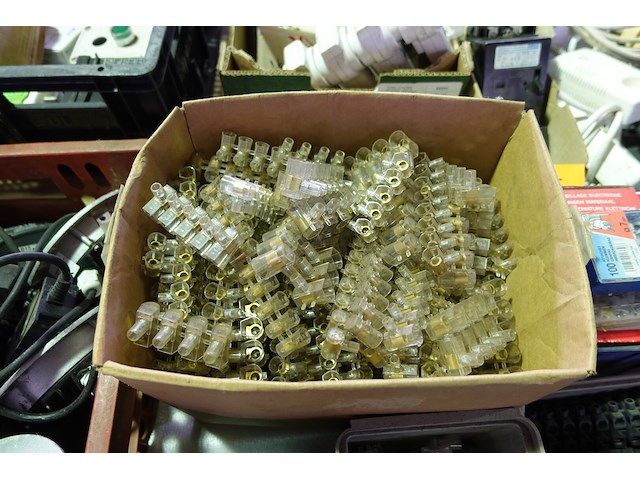 Groot lot elektriciteit - afbeelding 5 van  33