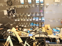 Groot lot fietsaccessoires, onderdelen enz - afbeelding 2 van  8