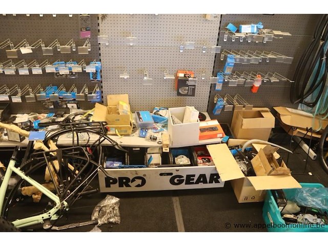 Groot lot fietsaccessoires, onderdelen enz - afbeelding 3 van  8