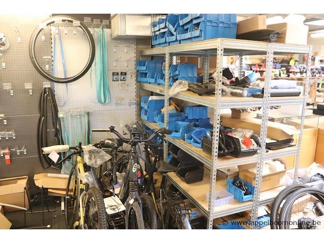 Groot lot fietsaccessoires, onderdelen enz - afbeelding 7 van  8