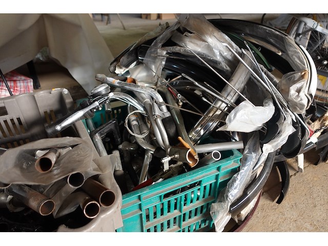 Groot lot fietsmateriaal - afbeelding 14 van  59