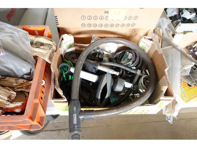 Groot lot fietsmateriaal - afbeelding 27 van  59