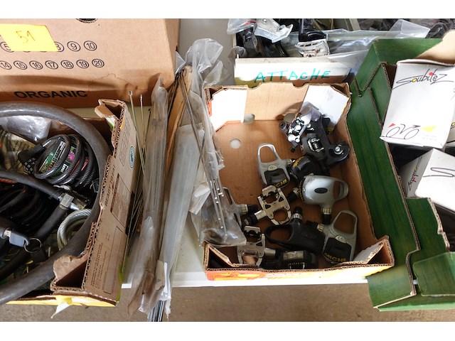 Groot lot fietsmateriaal - afbeelding 29 van  59