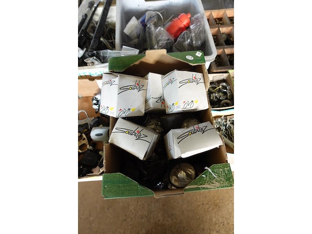 Groot lot fietsmateriaal - afbeelding 31 van  59