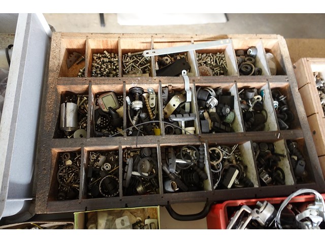 Groot lot fietsmateriaal - afbeelding 33 van  59