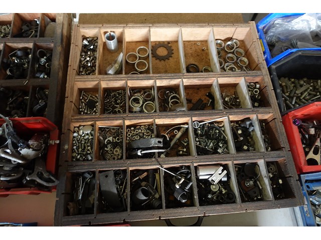 Groot lot fietsmateriaal - afbeelding 41 van  59