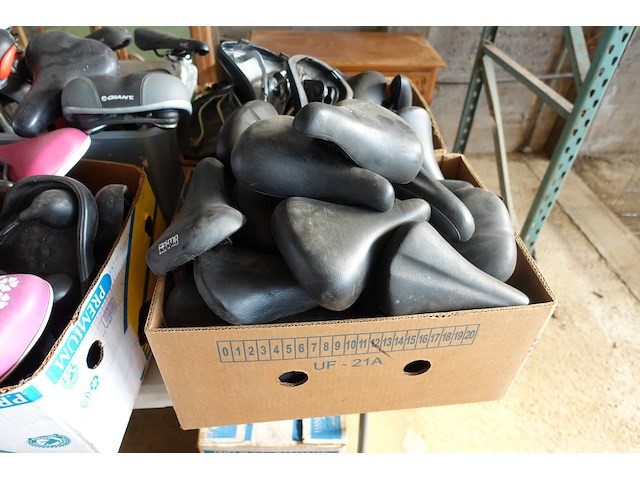 Groot lot fietsmateriaal - afbeelding 56 van  59