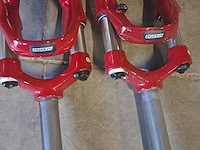 Groot lot fietsonderdelen met 2 vorken,bellen,stuurpennen,torpedo's,crankstellen,remhendels en manivillen - afbeelding 2 van  6