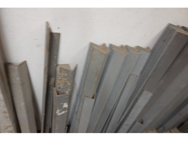 Groot lot hoekprofielen rvs - afbeelding 2 van  9