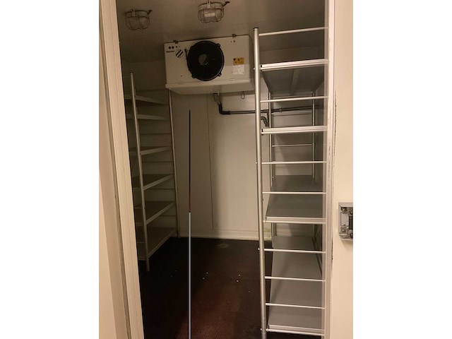 Groot lot horecamateriaal / stopzetting restaurant inboedel - afbeelding 10 van  16