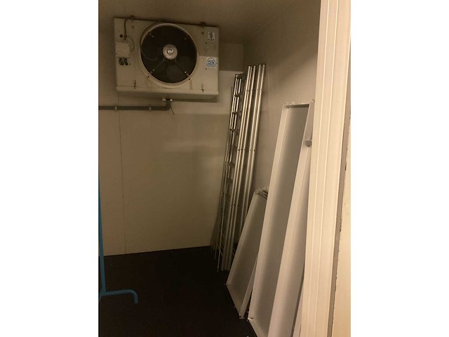 Groot lot horecamateriaal / stopzetting restaurant inboedel - afbeelding 11 van  16