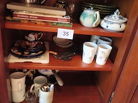 Groot lot in de kast volgens foto's - afbeelding 1 van  4