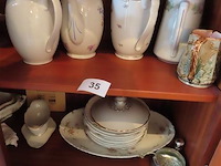 Groot lot in de kast volgens foto's - afbeelding 2 van  4