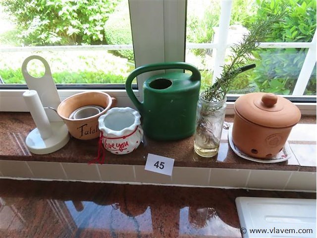 Groot lot in de keuken volgens foto's - afbeelding 4 van  10