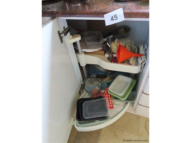 Groot lot in de keuken volgens foto's - afbeelding 6 van  10