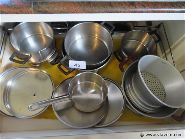 Groot lot in de keuken volgens foto's - afbeelding 7 van  10