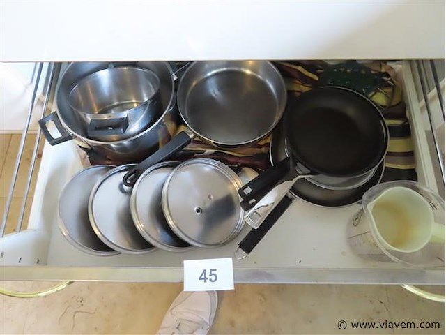 Groot lot in de keuken volgens foto's - afbeelding 8 van  10
