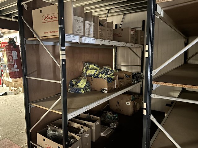 Groot lot kleding / zeilen / handschoenen - afbeelding 1 van  8