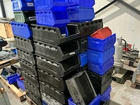 Groot lot kunststof magazijn opbergbakjes - afbeelding 2 van  5