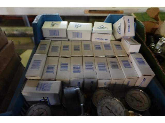 Groot lot manometers - afbeelding 3 van  3