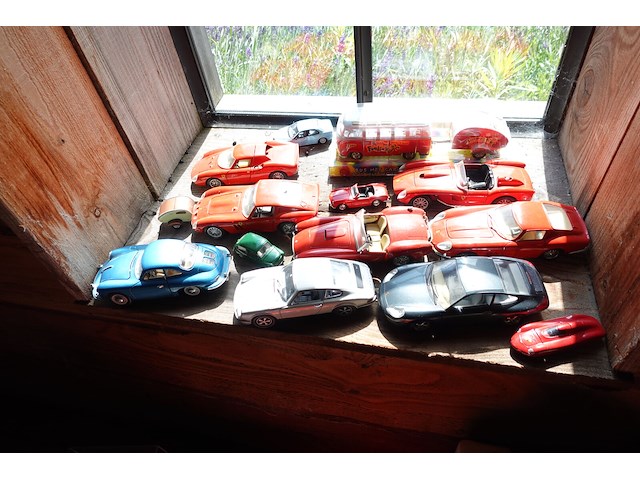 Groot lot miniatuur auto's - afbeelding 2 van  14