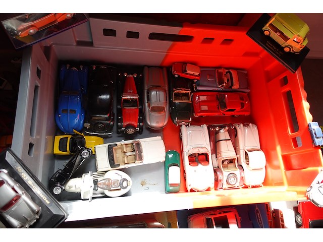 Groot lot miniatuur auto's - afbeelding 10 van  14