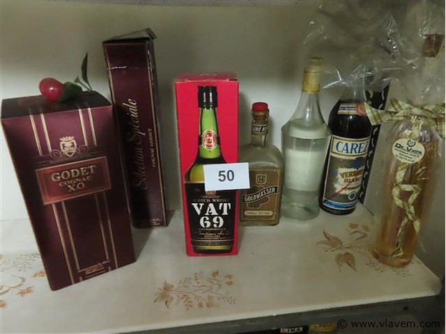 Groot lot oude dranken volgens foto - afbeelding 4 van  7