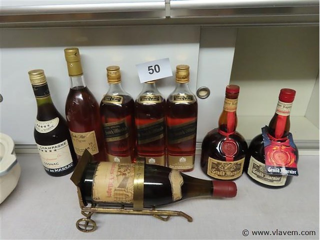 Groot lot oude dranken volgens foto - afbeelding 6 van  7