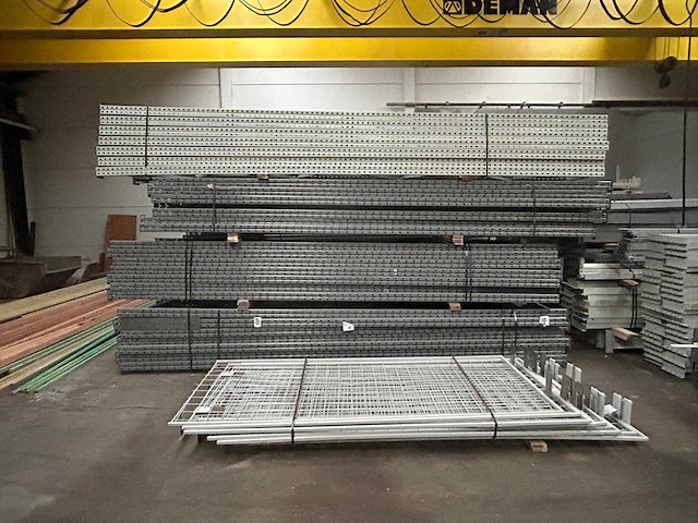 Groot lot palletstelling - afbeelding 6 van  10