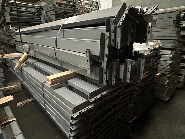 Groot lot palletstelling - afbeelding 9 van  10