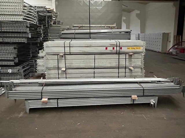 Groot lot palletstelling - afbeelding 3 van  5