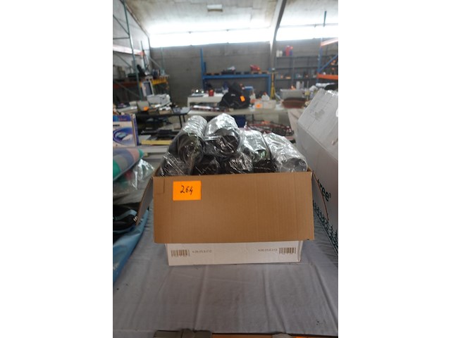 Groot lot plastieken koffietassen met oor (wit/bruin) - afbeelding 1 van  2