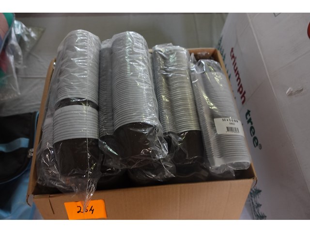 Groot lot plastieken koffietassen met oor (wit/bruin) - afbeelding 2 van  2