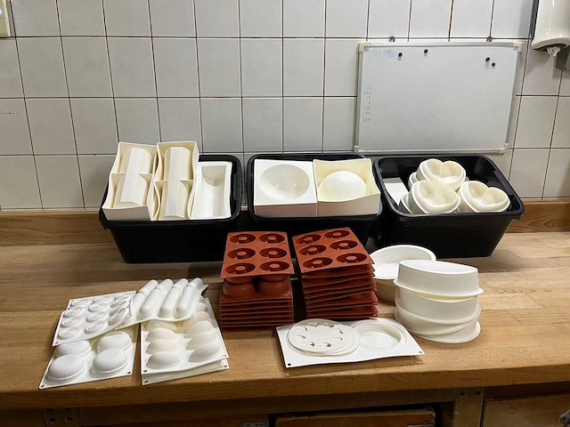 Groot lot professionele silicone bakvormen (56x) - afbeelding 1 van  9