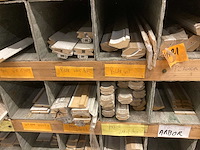 Groot lot profielen en plinten met organisatie systeem - afbeelding 4 van  21