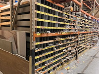 Groot lot profielen en plinten met organisatie systeem - afbeelding 18 van  21