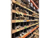 Groot lot profielen en plinten met organisatie systeem - afbeelding 19 van  21