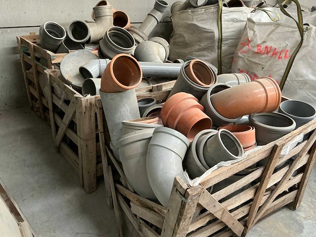 Groot lot pvc rioleringsbuizen & hulpstukken (+700st.) - afbeelding 16 van  16